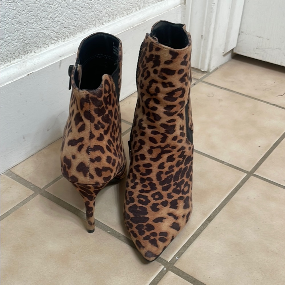 New York and Company Leopard Print Ankle Boots size 6